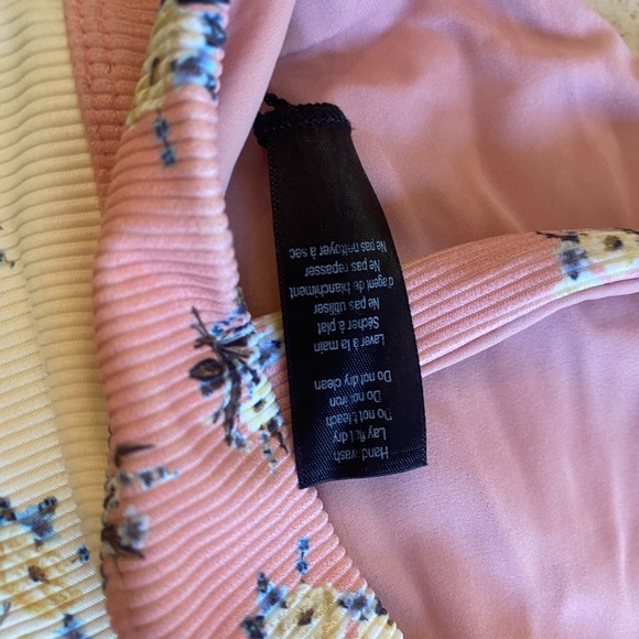 BEACH RIOT "Leah" Sports Bra Floral Pink and White Size Medium WORN ONCE! - Picture 6 of 6